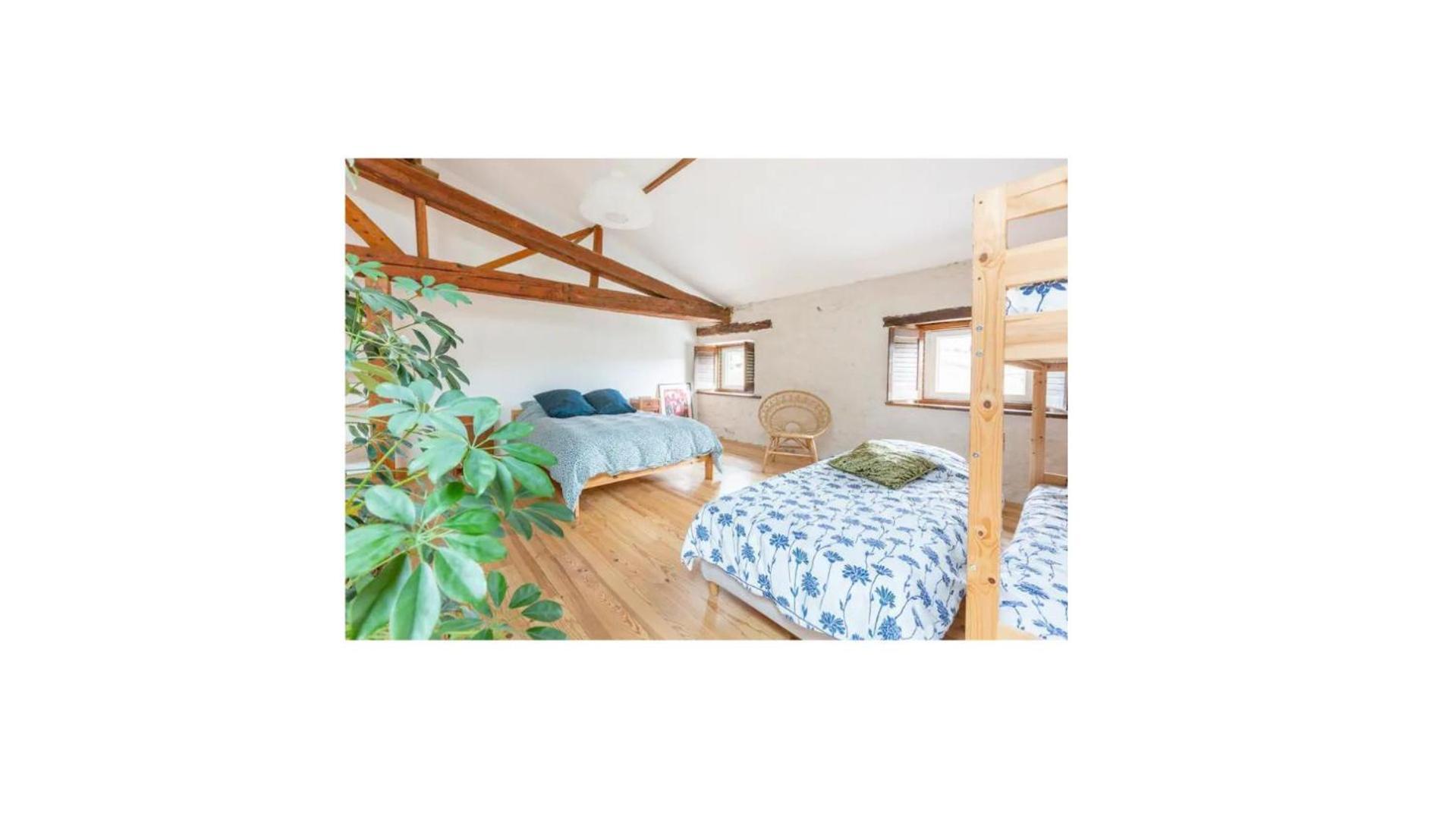 Chambre Triple Deluxe - Gite De La Louve Fougax-et-Barrineuf Exteriér fotografie